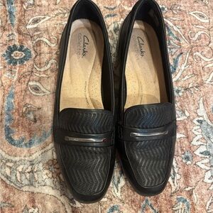 Clarks Women's Elegant Black Loafers